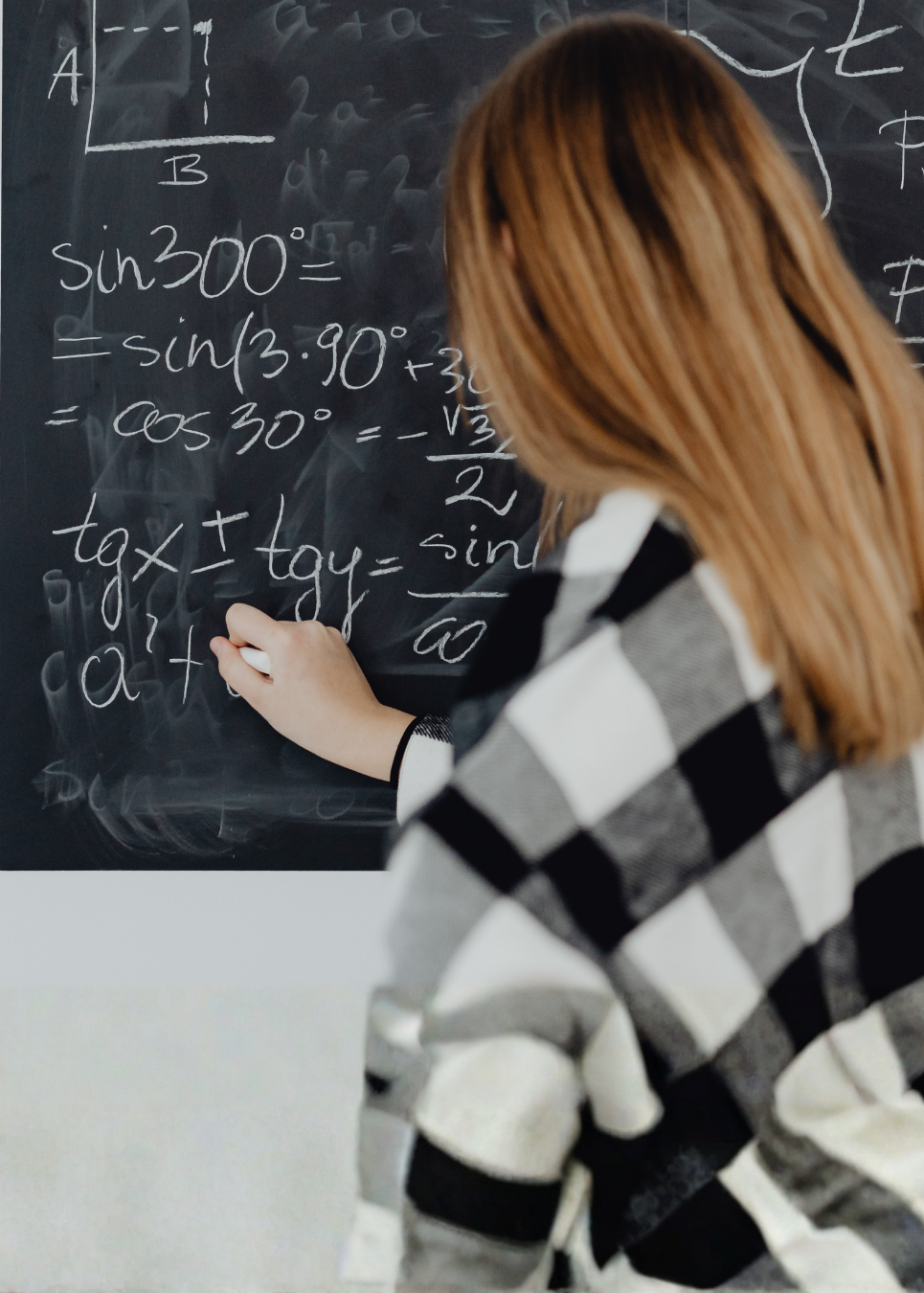Carreras del Programa de Pedagogía Media en Ciencias y Matemática (PEM) de la UC se acreditan por cuarta vez