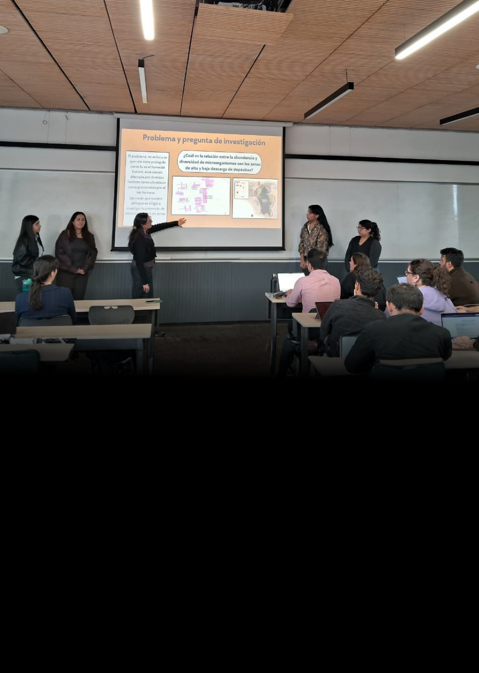 Estudiantes de PEM Biología culminan taller STEM sobre problemática del humedal de Batuco
